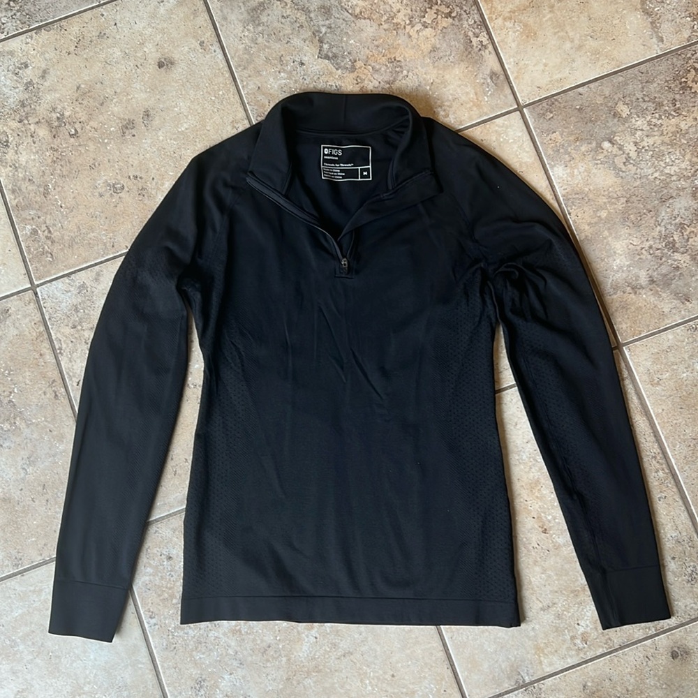 FIGS Salta seamless 1/4 zip size medium